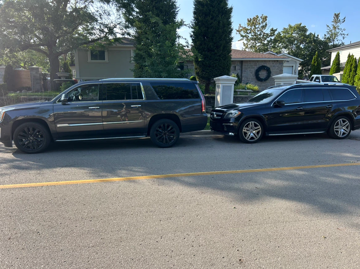Mercedes-Benz GL550 Black SUV - photo 3