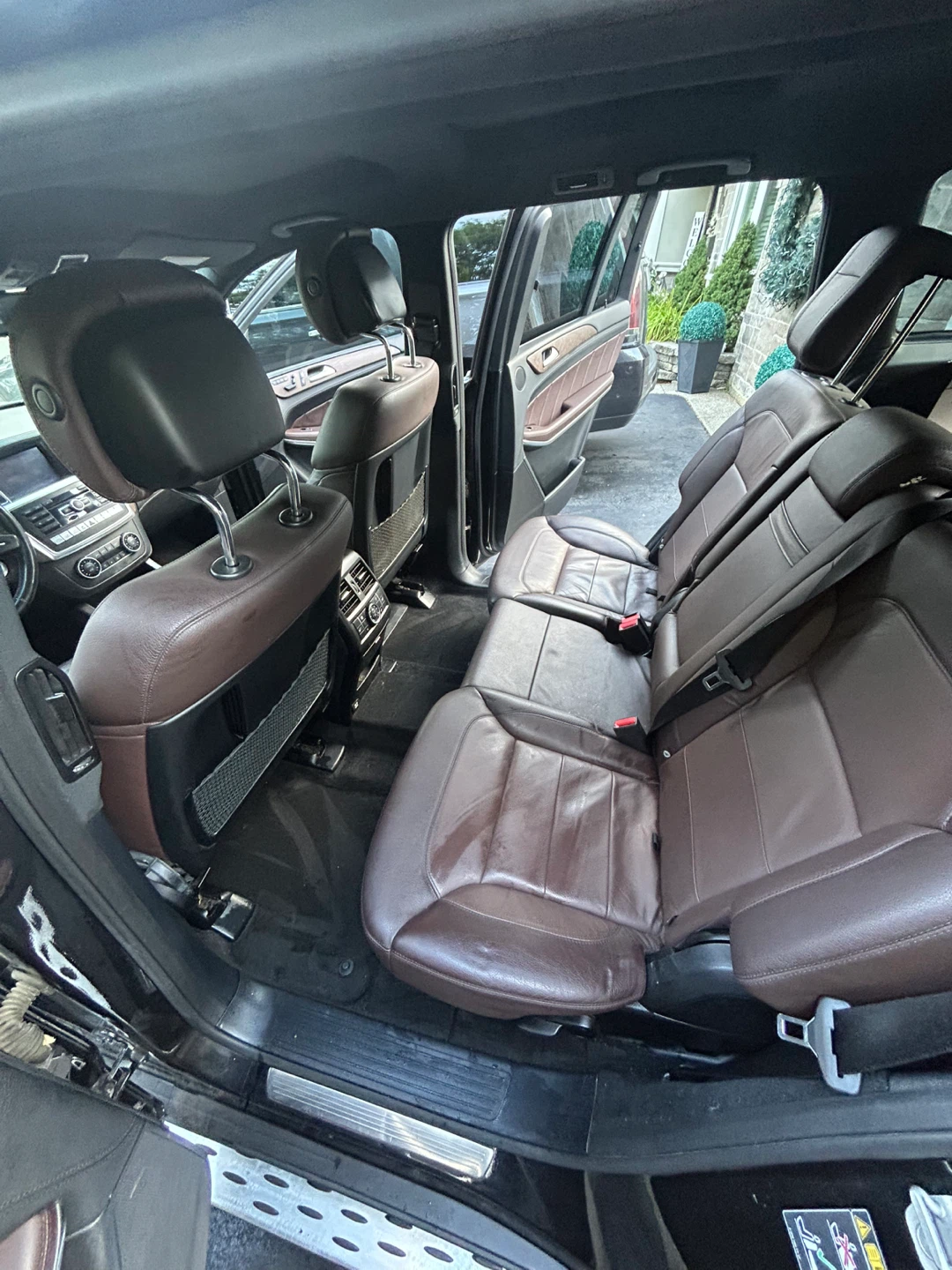 Mercedes-Benz GL550 Black SUV - photo 4