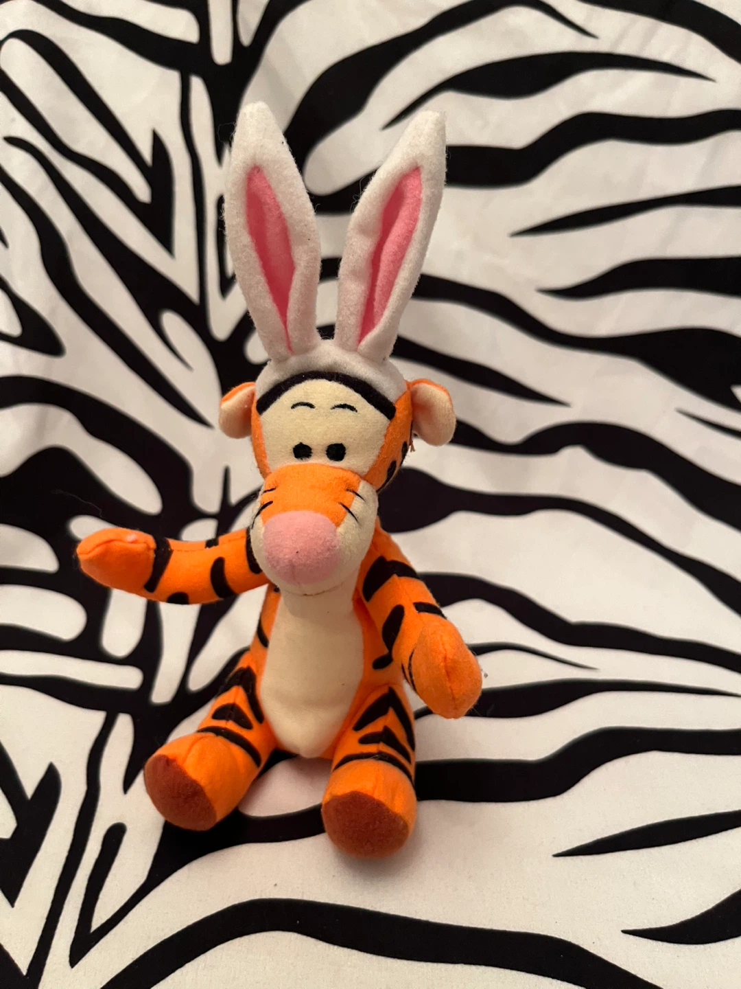 🧡 Vintage 1998 Disney Tigger Easter plush toy 🧡