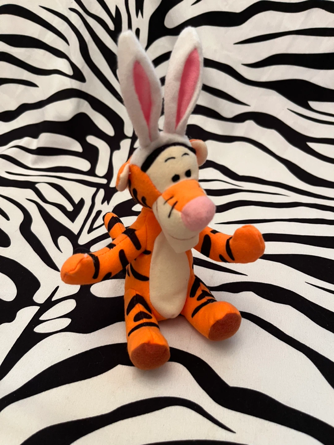 🧡 Vintage 1998 Disney Tigger Easter plush toy 🧡 - photo 2