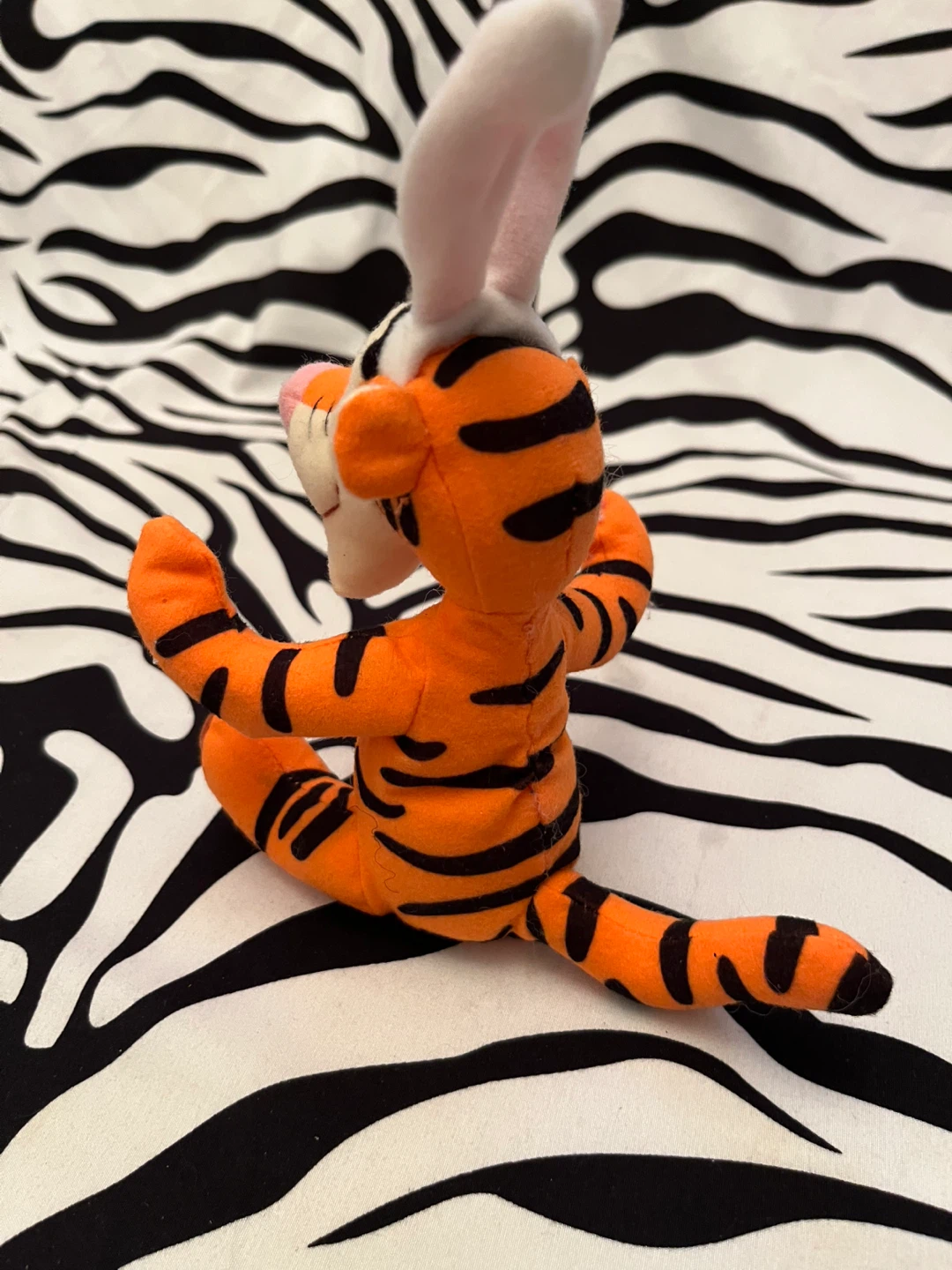 🧡 Vintage 1998 Disney Tigger Easter plush toy 🧡 - photo 3