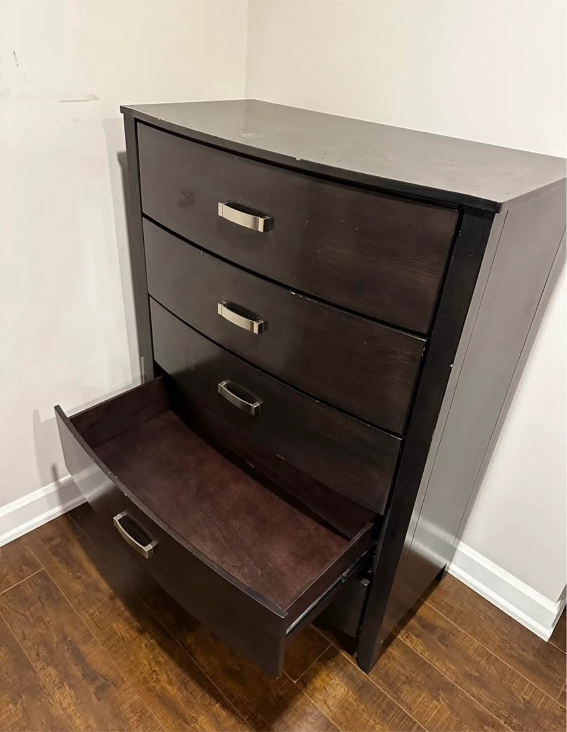 MOVING SALE‼️Leon’s Cinema Queen Storage Bedroom Set – 3 Pieces - photo 2
