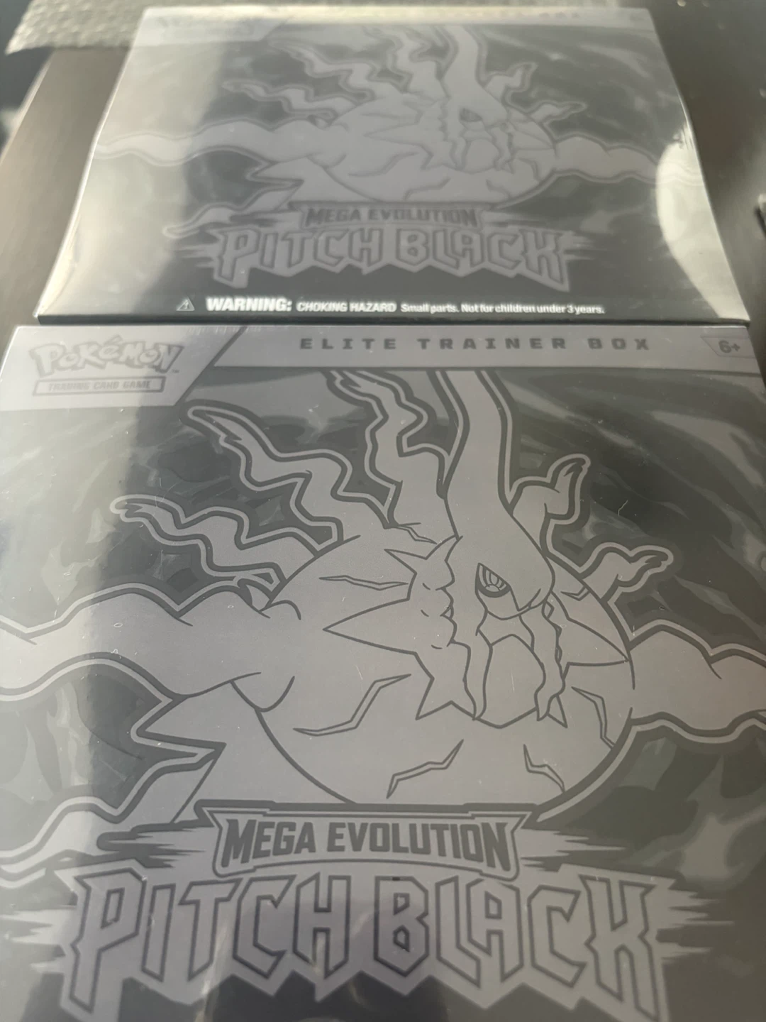 Pokemon Mega Evolution Pitch Black Elite Trainer Box