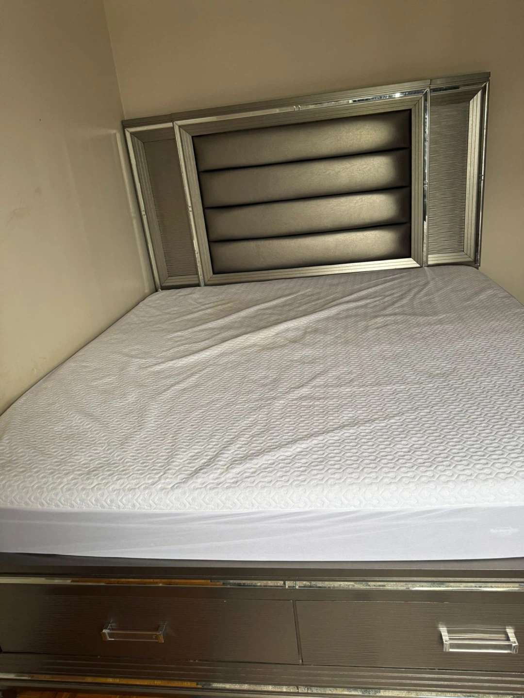 Full set King size bed with full mirror set