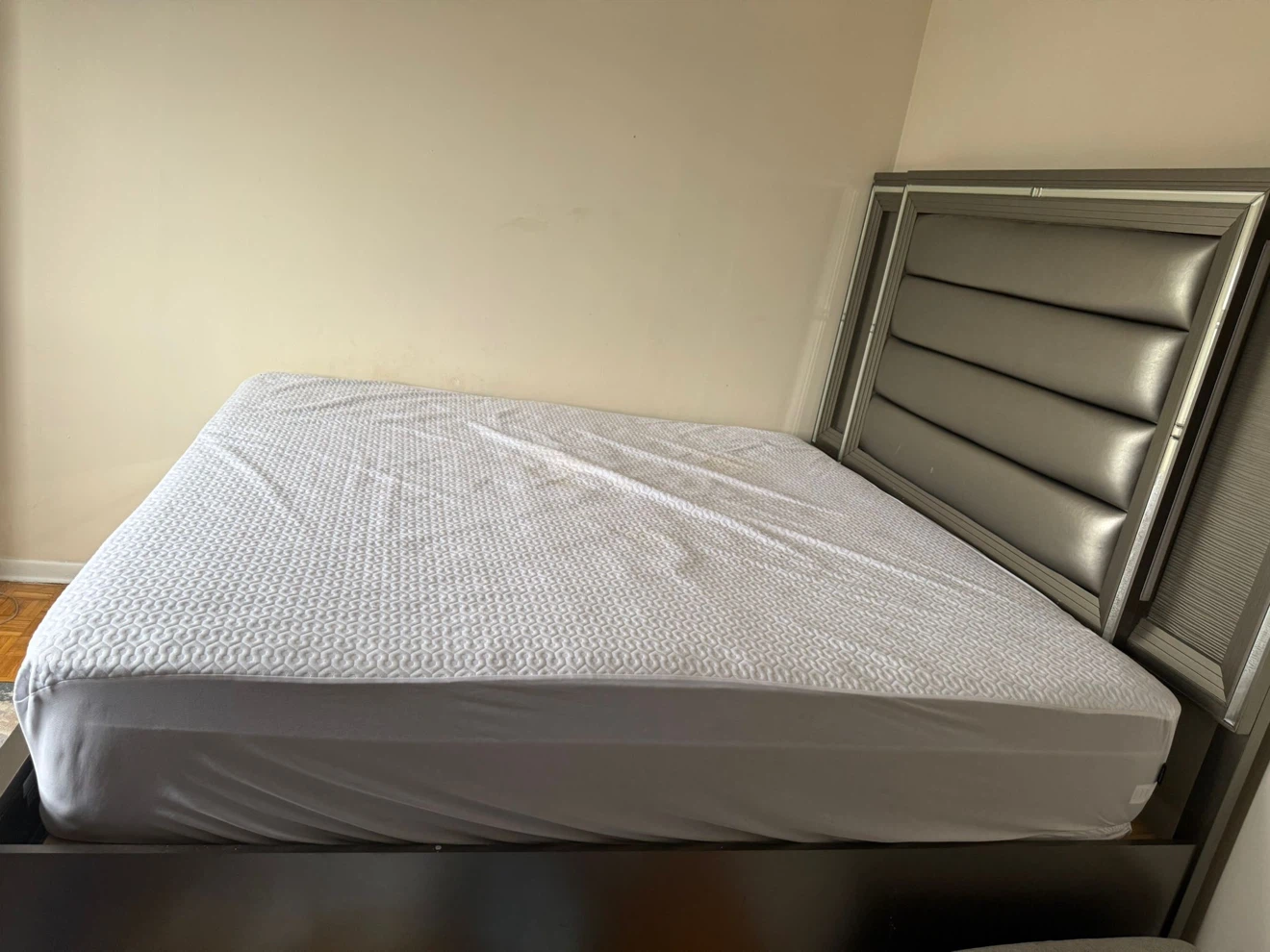 Full set King size bed with full mirror set - photo 3