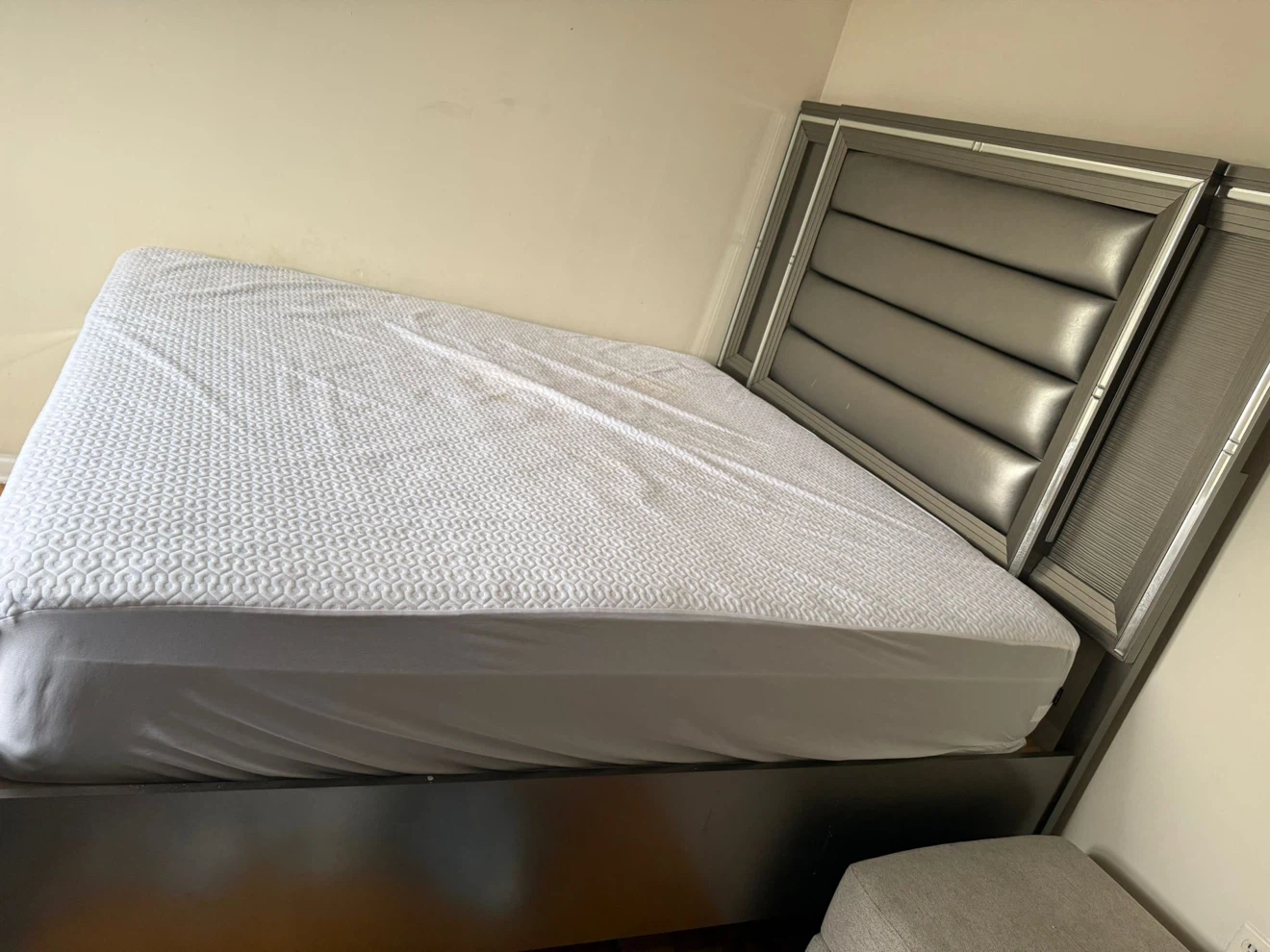 Full set King size bed with full mirror set - photo 4