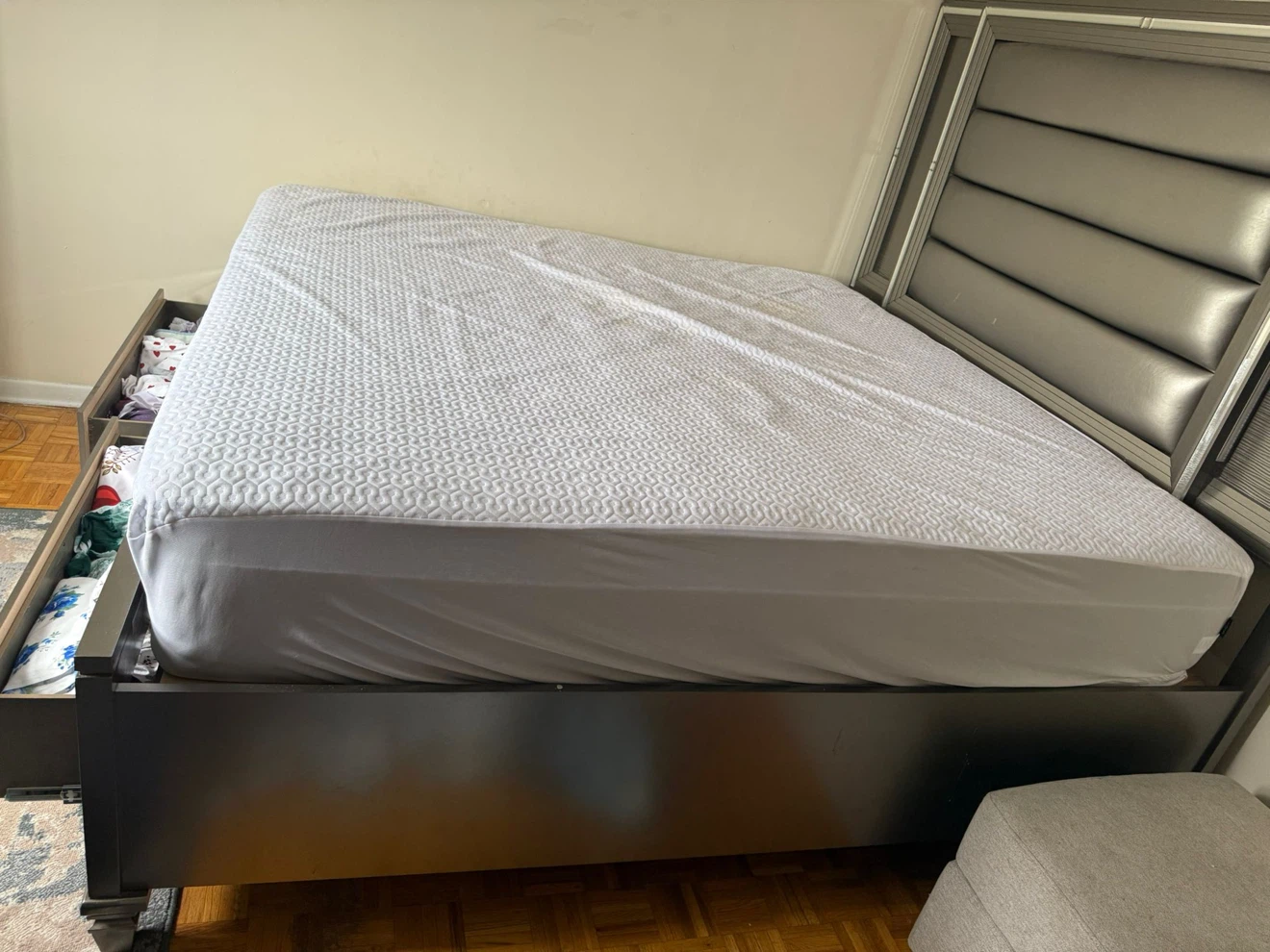 Full set King size bed with full mirror set - photo 5