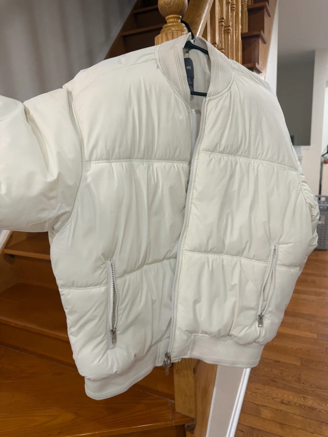 H&M White Puffer Bomber Jacket - photo 3