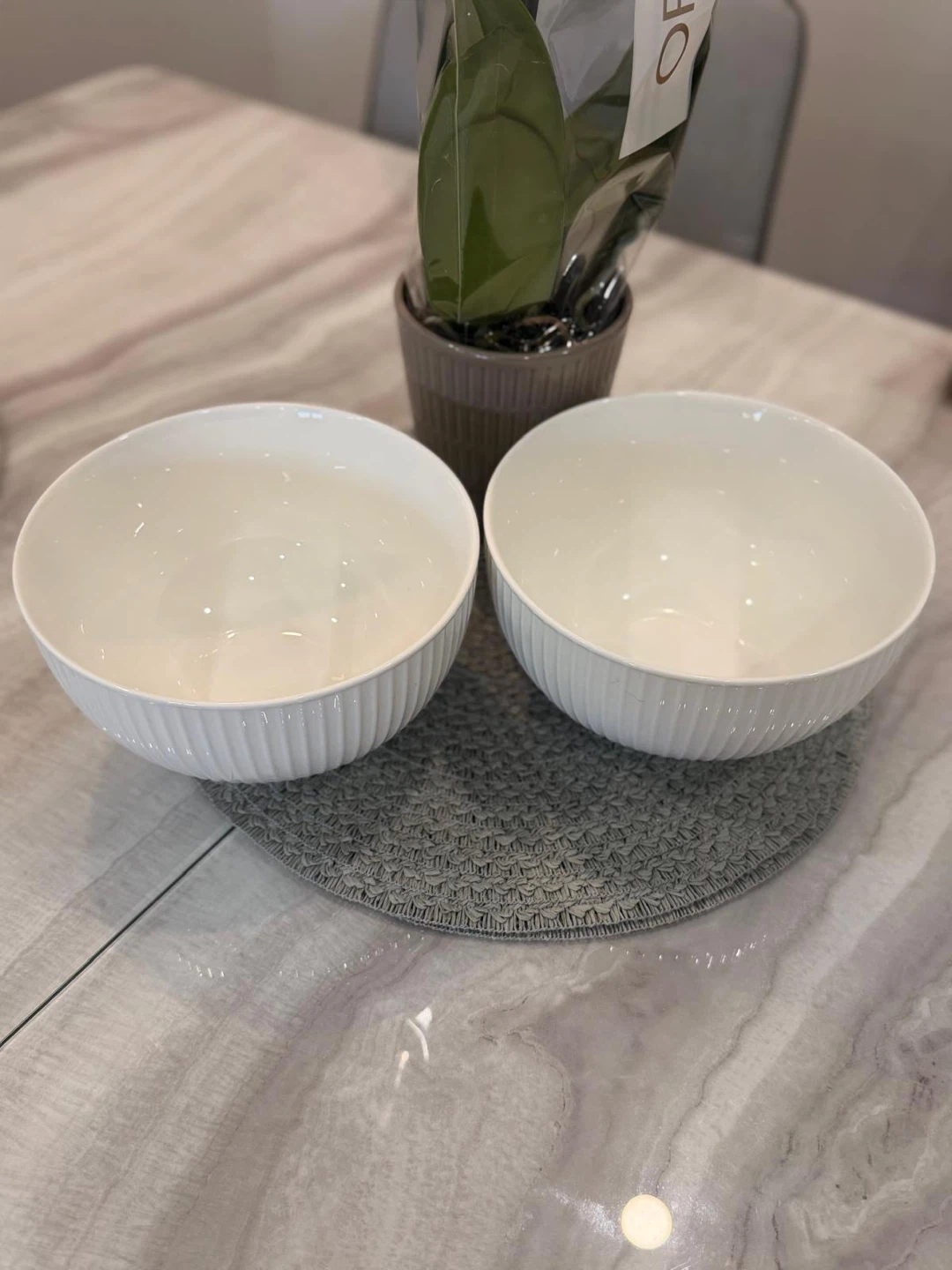 Set of 2 Maison Orbite White Ribbed Bowls