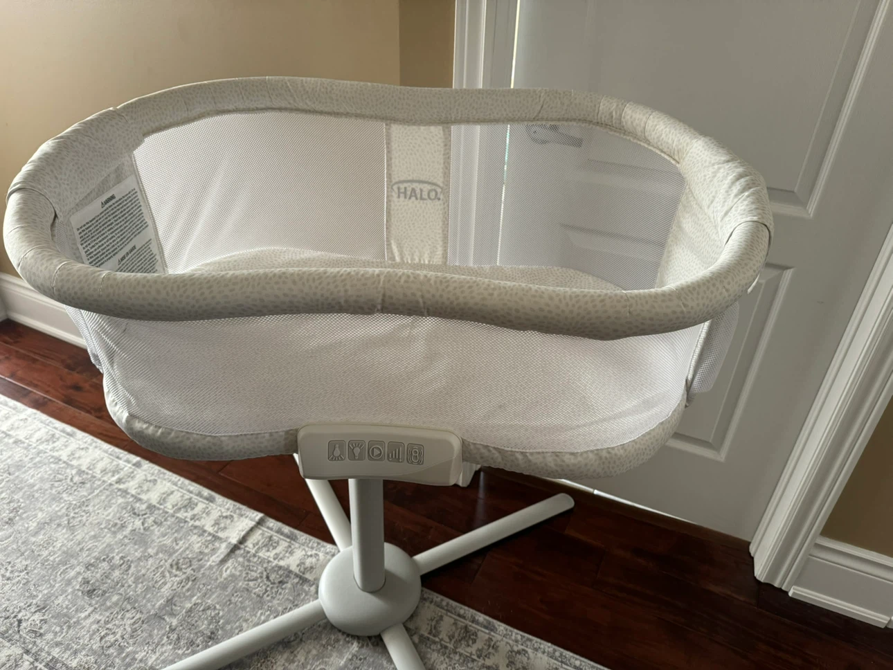 HALO BassiNest Swivel Sleeper