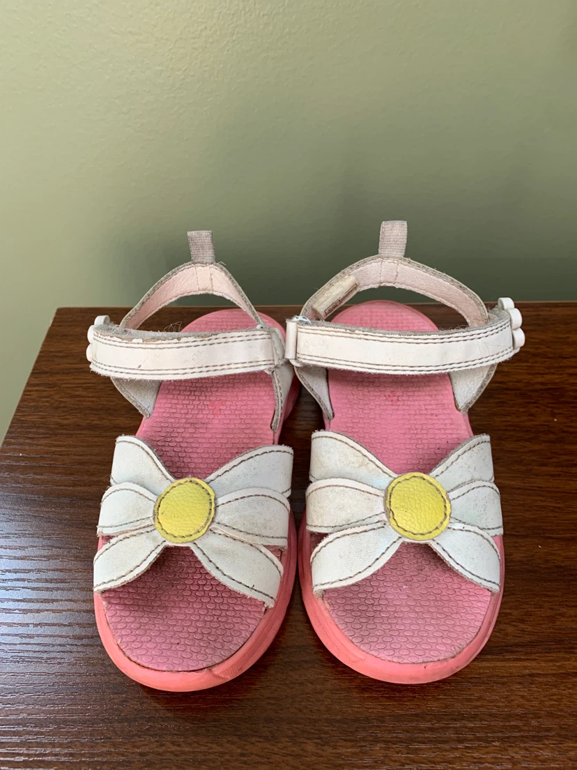 Light up sandals- size 8 toddler - carters