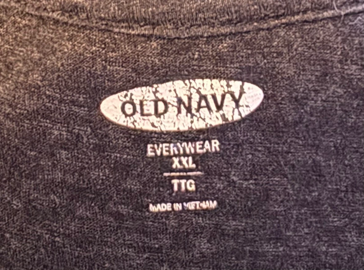 ✨✨Old Navy Warm Hearted T-Shirt - photo 5