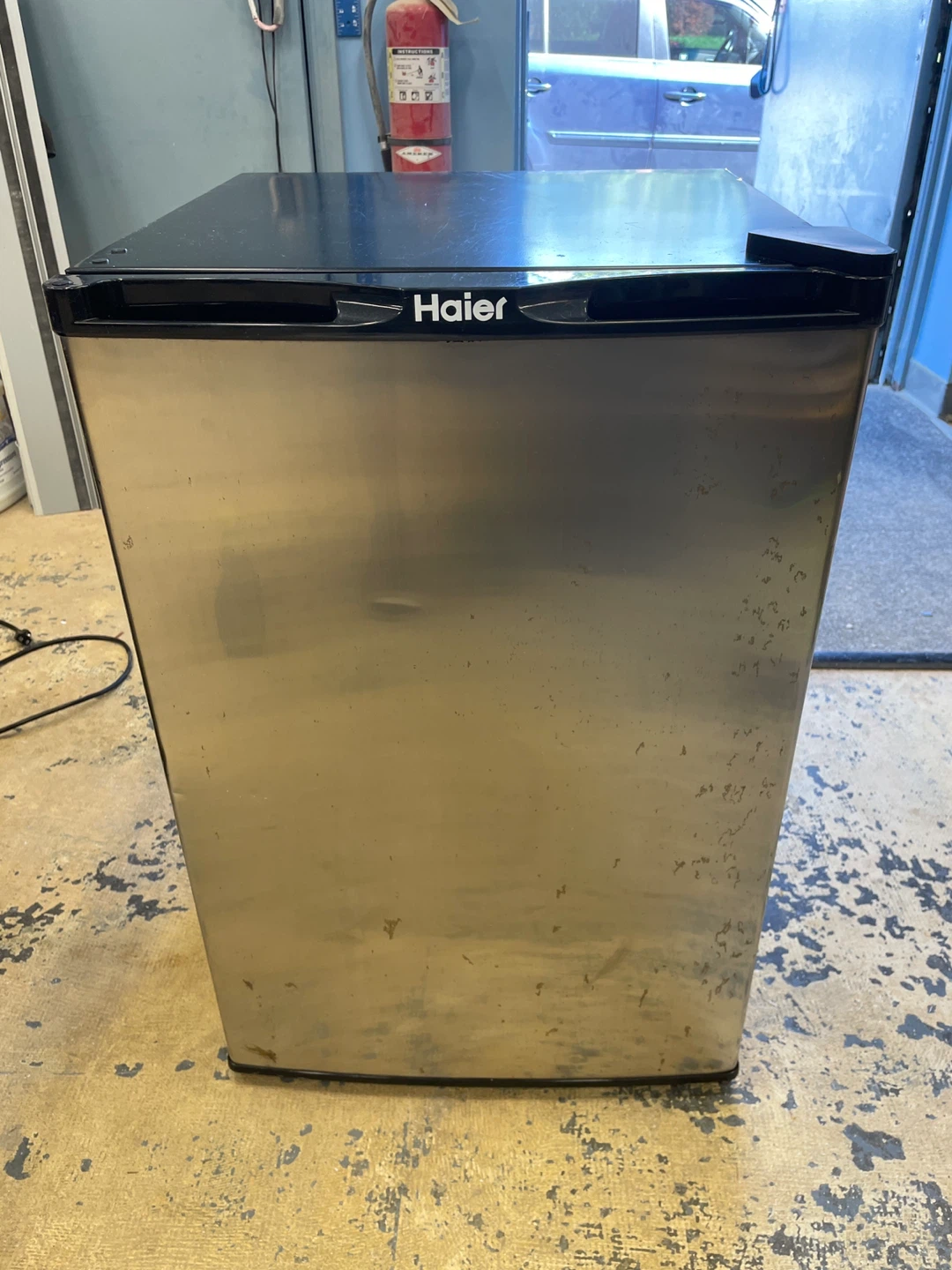 Haier Mini Fridge - photo 2