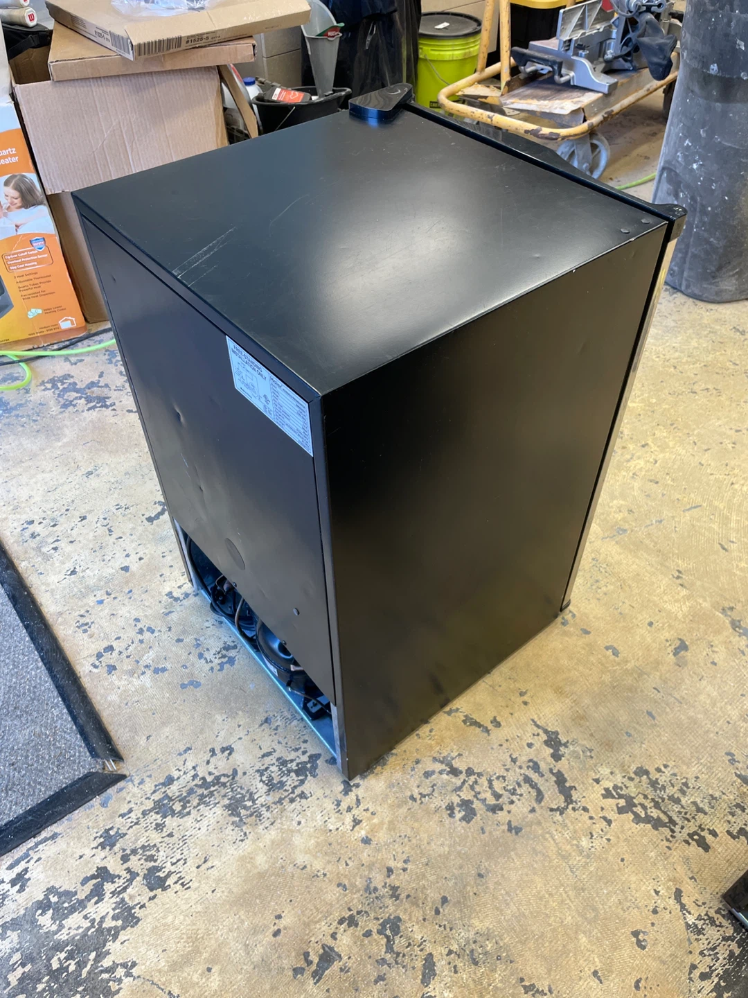 Haier Mini Fridge - photo 5