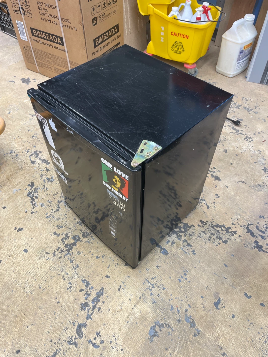 Avanti Mini Fridge - photo 3