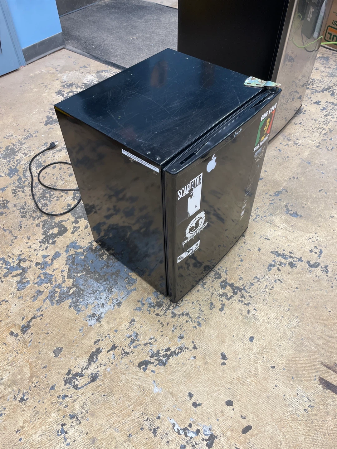 Avanti Mini Fridge - photo 4