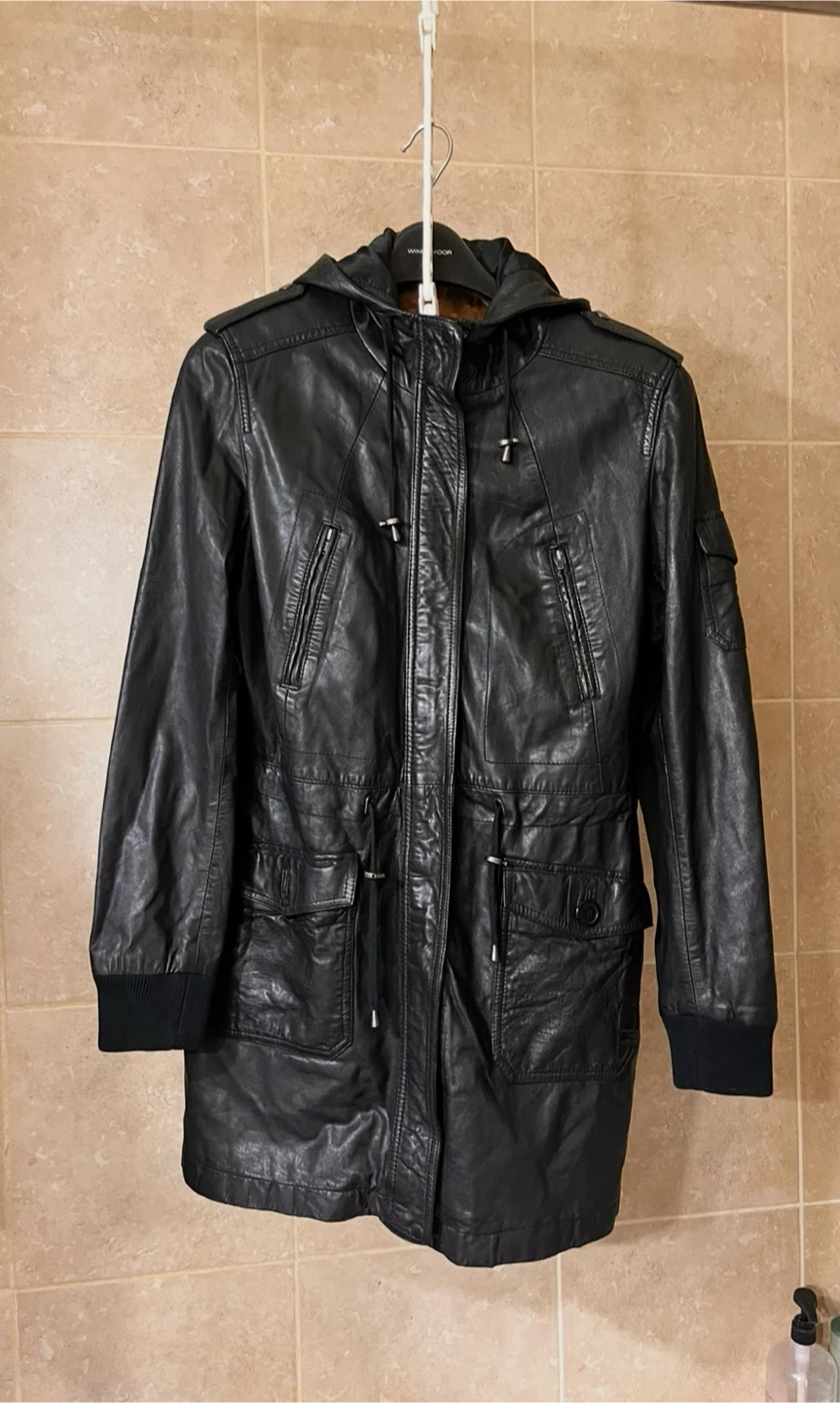 Danier Black Leather Hooded Jacket - photo 3