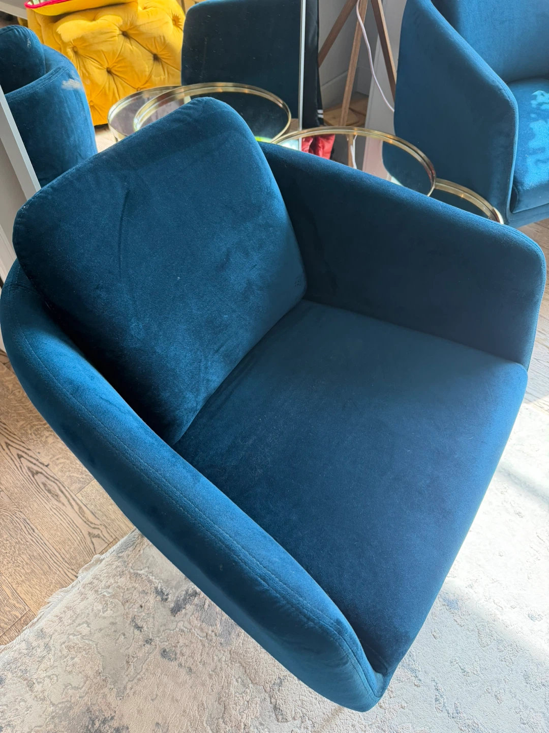2x Blue velvet accent chair - photo 2