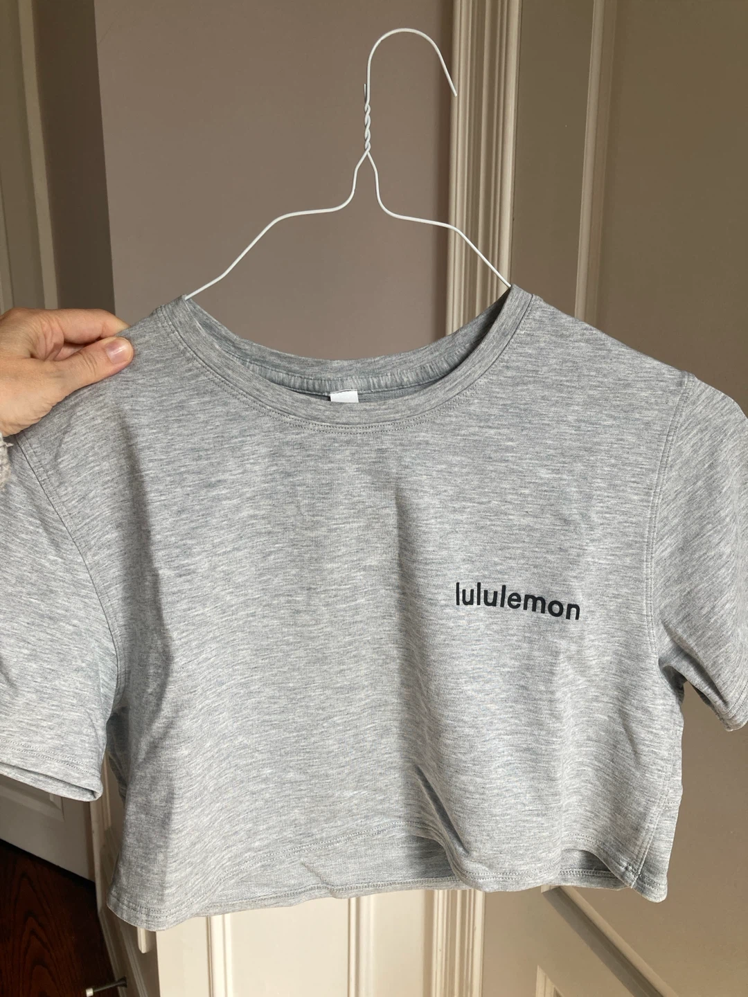 Lululemon crop tee