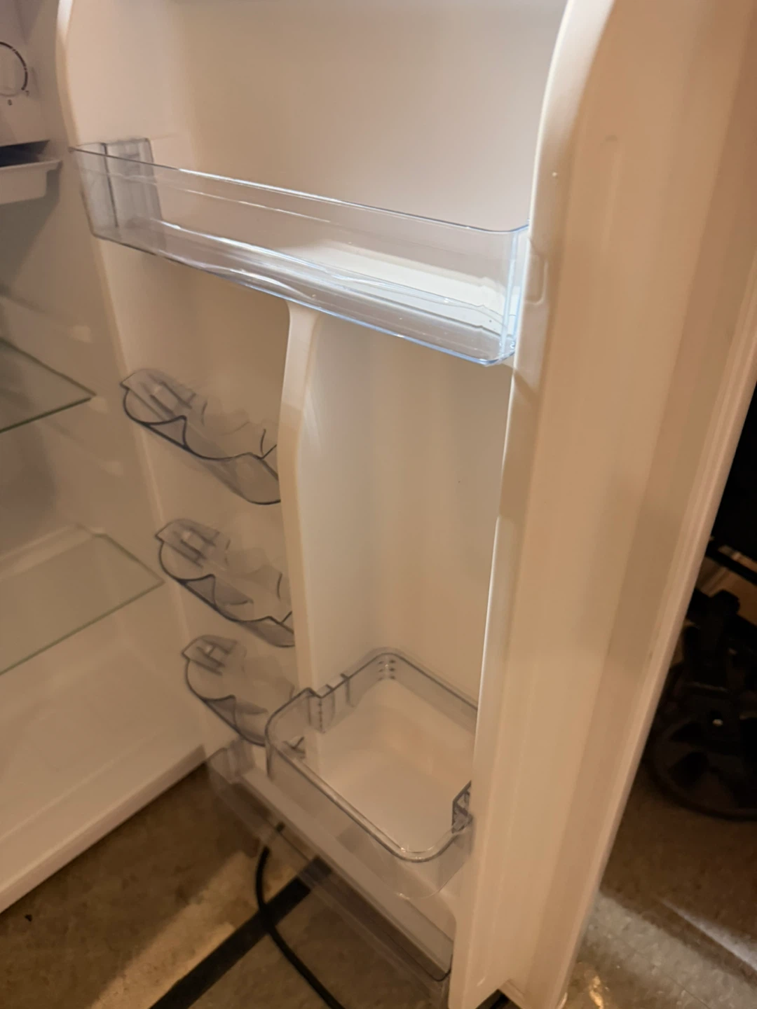 Hamilton Beach Compact Refrigerator - photo 2