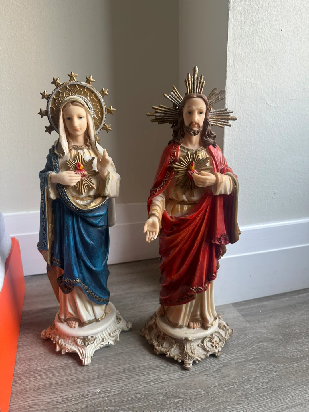 Religious Statue Set: Jesus and Mary
