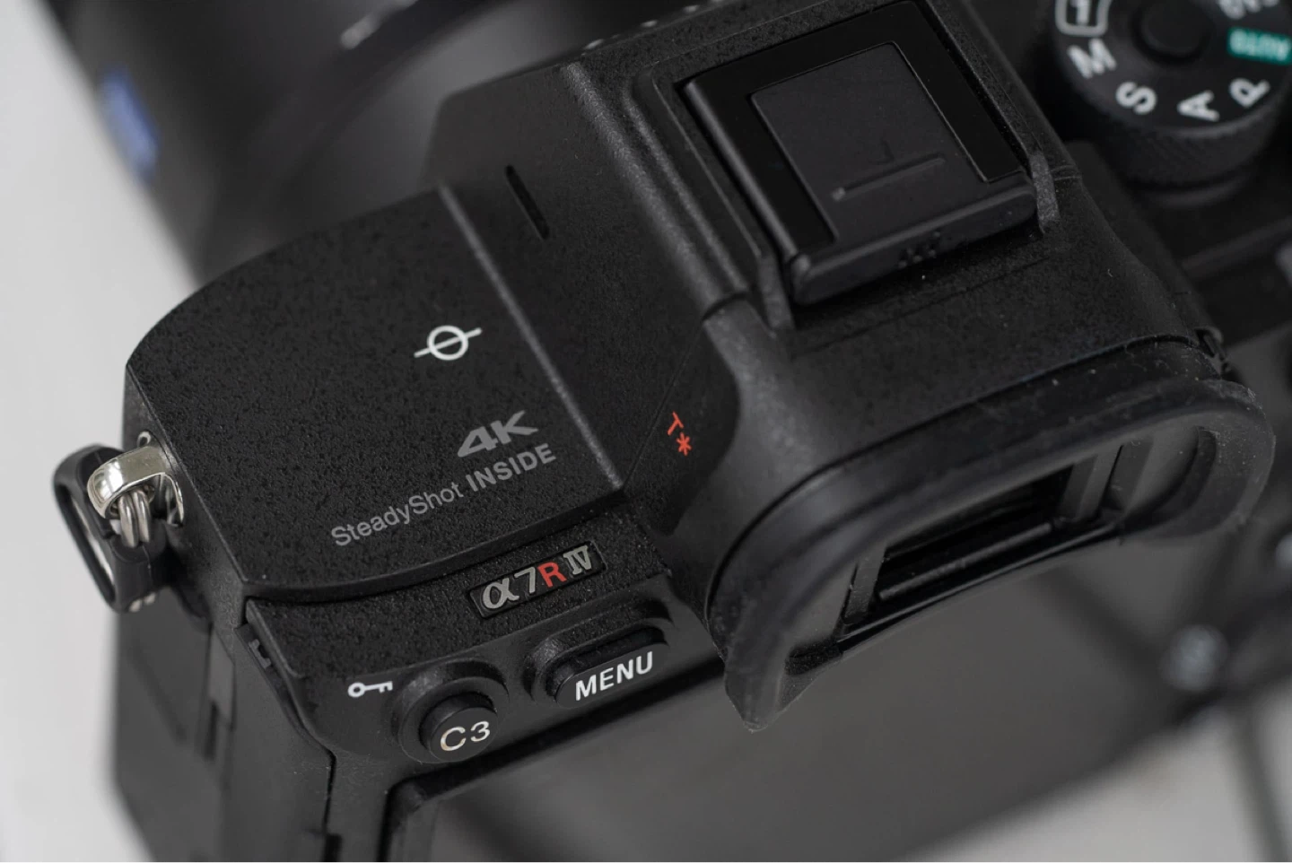 Sony Alpha a7R IV Mirrorless Camera - photo 2