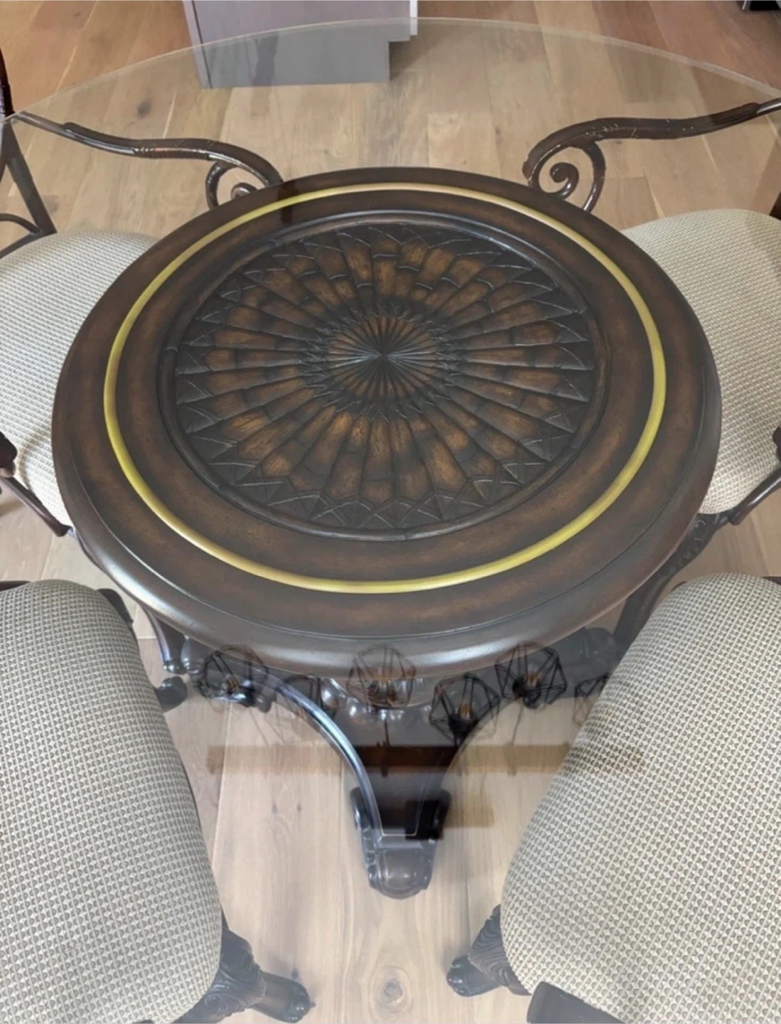 Round glass dining table with four chairs - photo 2