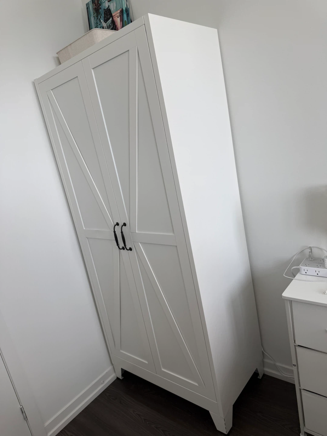 White Wardrobe - photo 3