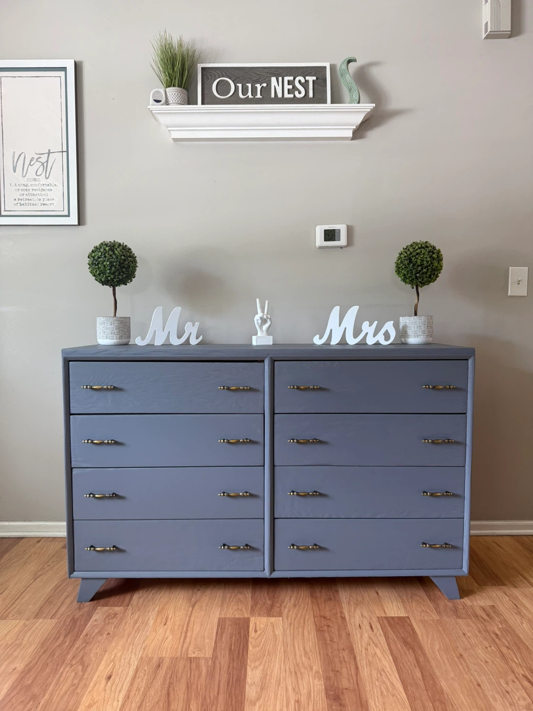 ✨🩶Gorgeous solid dresser✨🩶