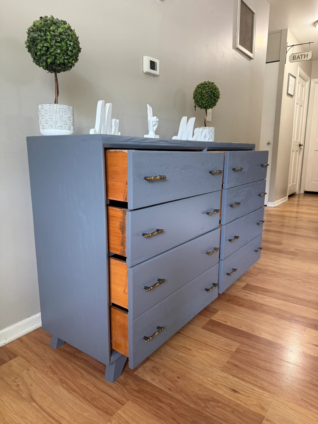 ✨🩶Gorgeous solid dresser✨🩶 - photo 3