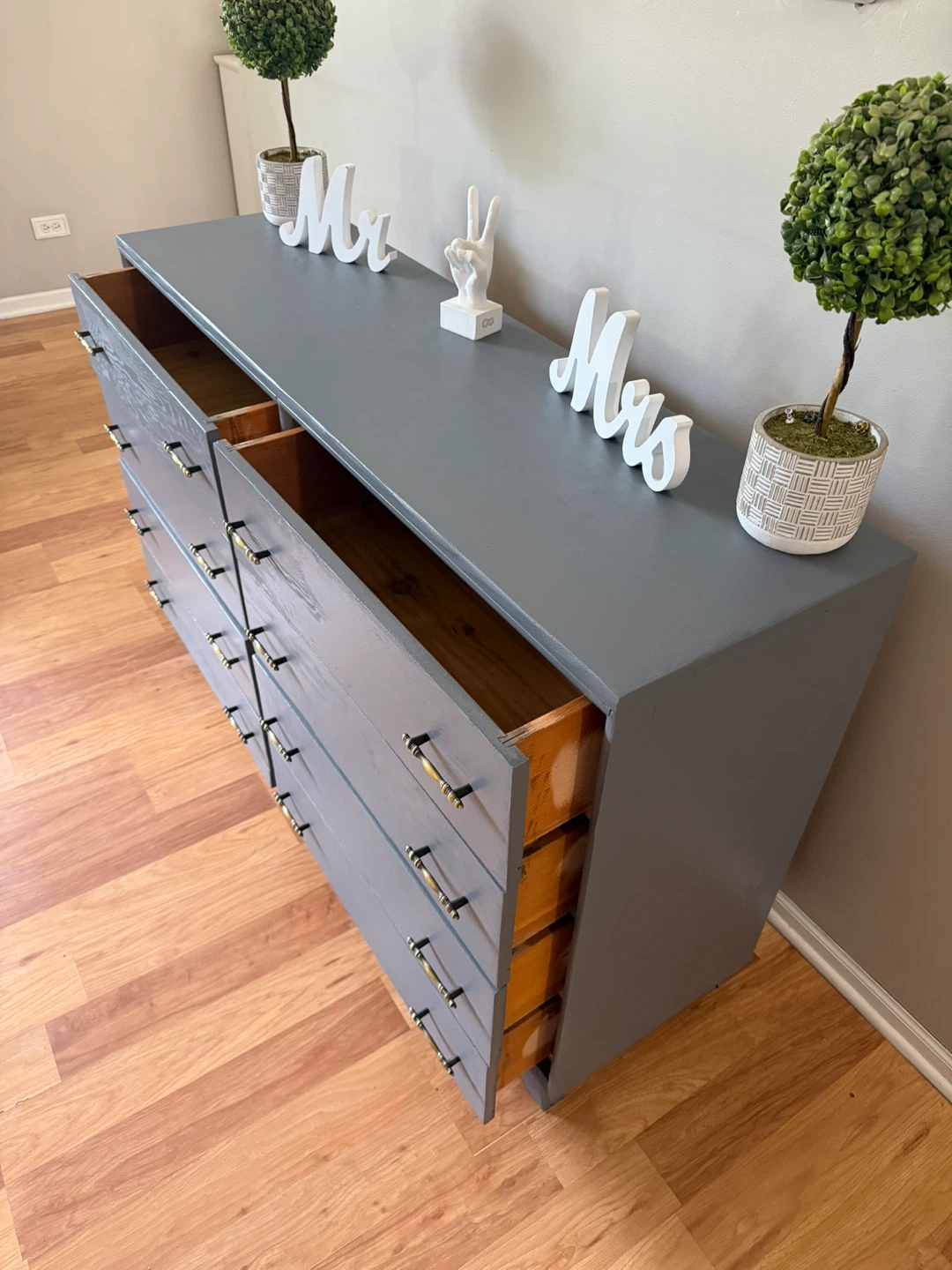 ✨🩶Gorgeous solid dresser✨🩶 - photo 4