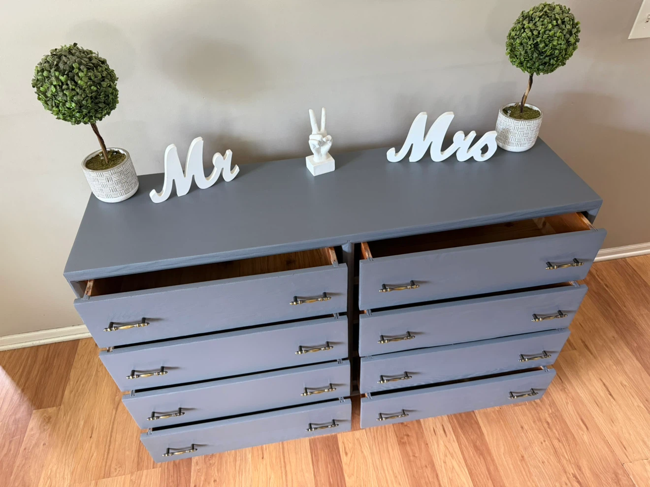 ✨🩶Gorgeous solid dresser✨🩶 - photo 5