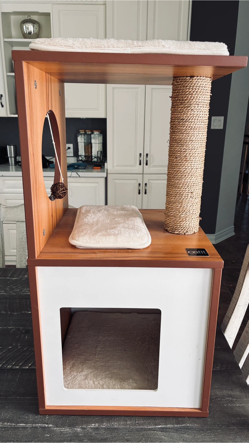 Brand new Catit Cat Tower with Scratching Post