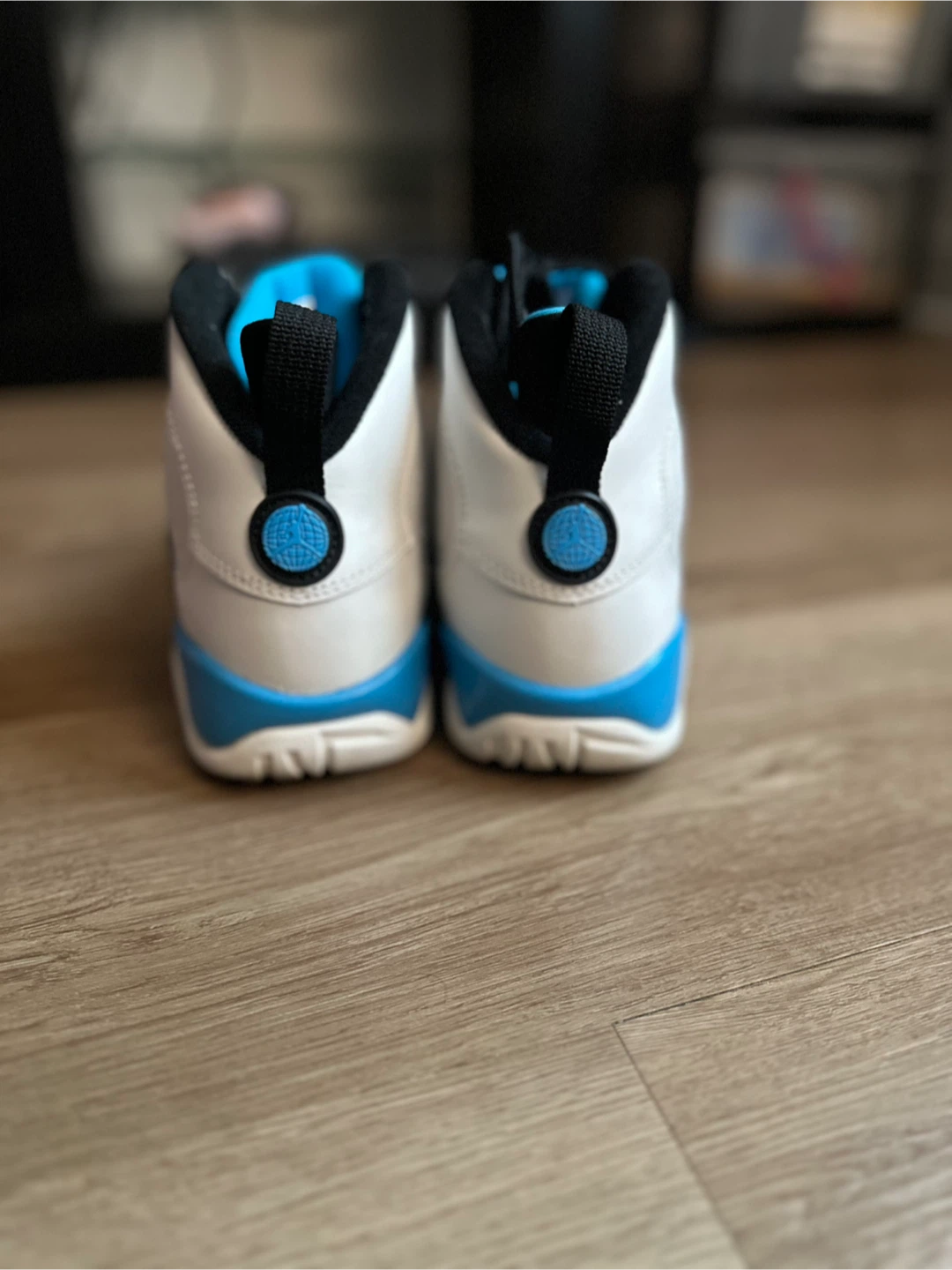 Air Jordan 9 Retro White and University Blue - photo 5