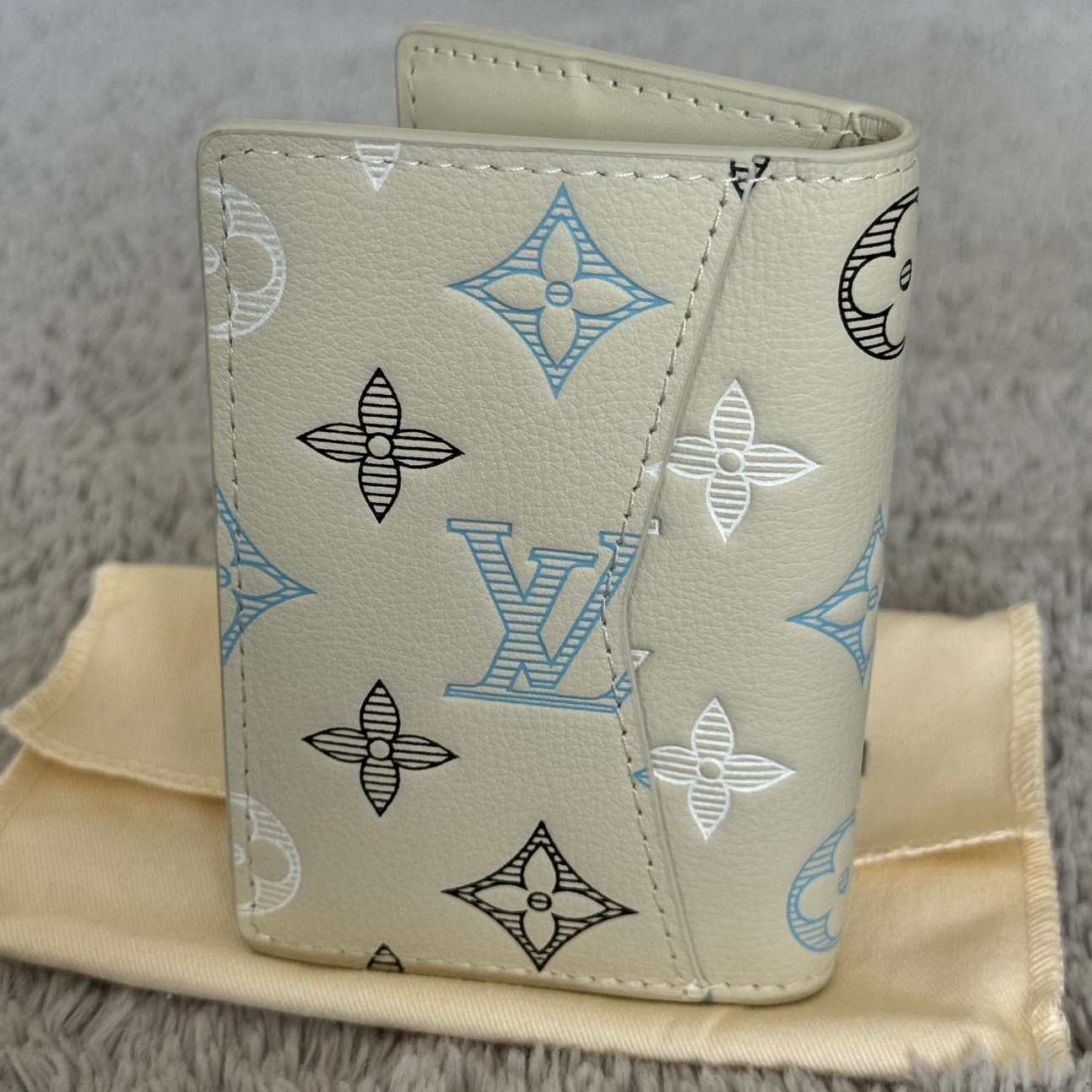 Louis Vuitton Monogram Card Holder - photo 2