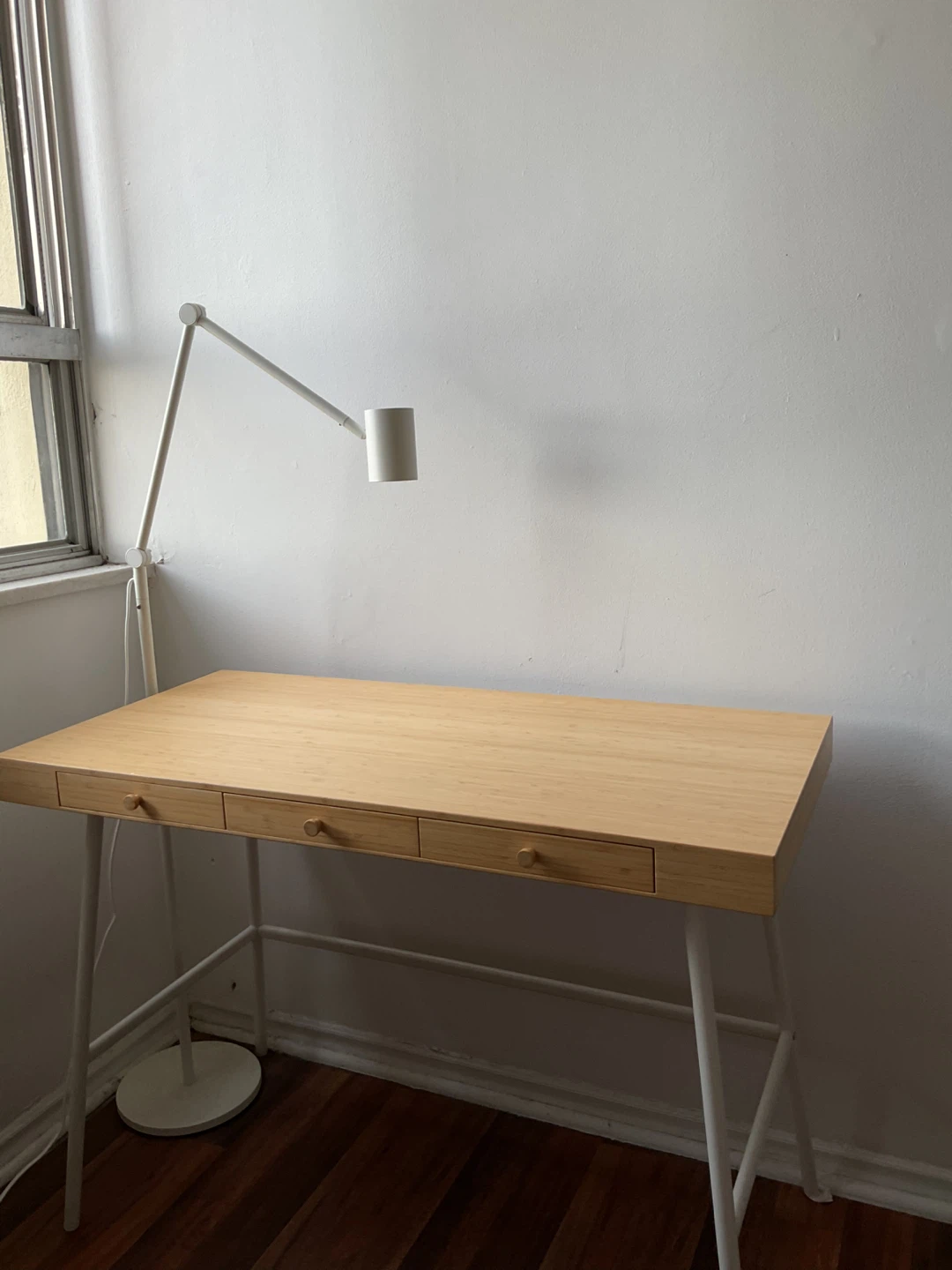 IKEA LILLÅSEN Desk - photo 2