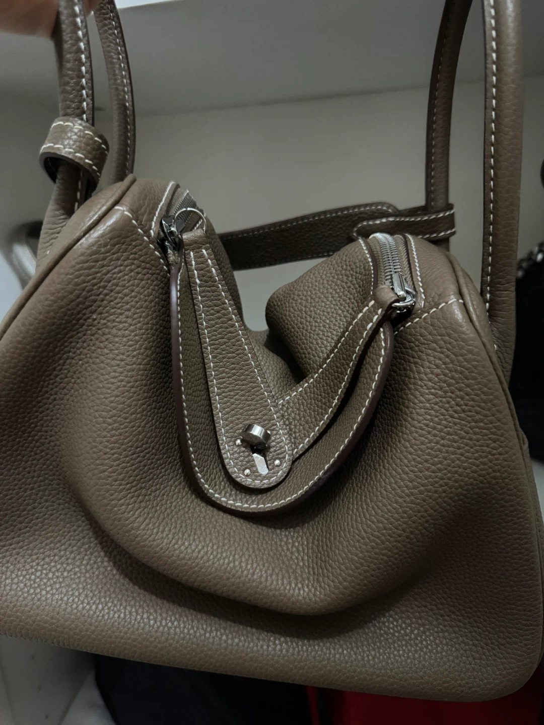 Lindy Bag - Taupe Leather - photo 4