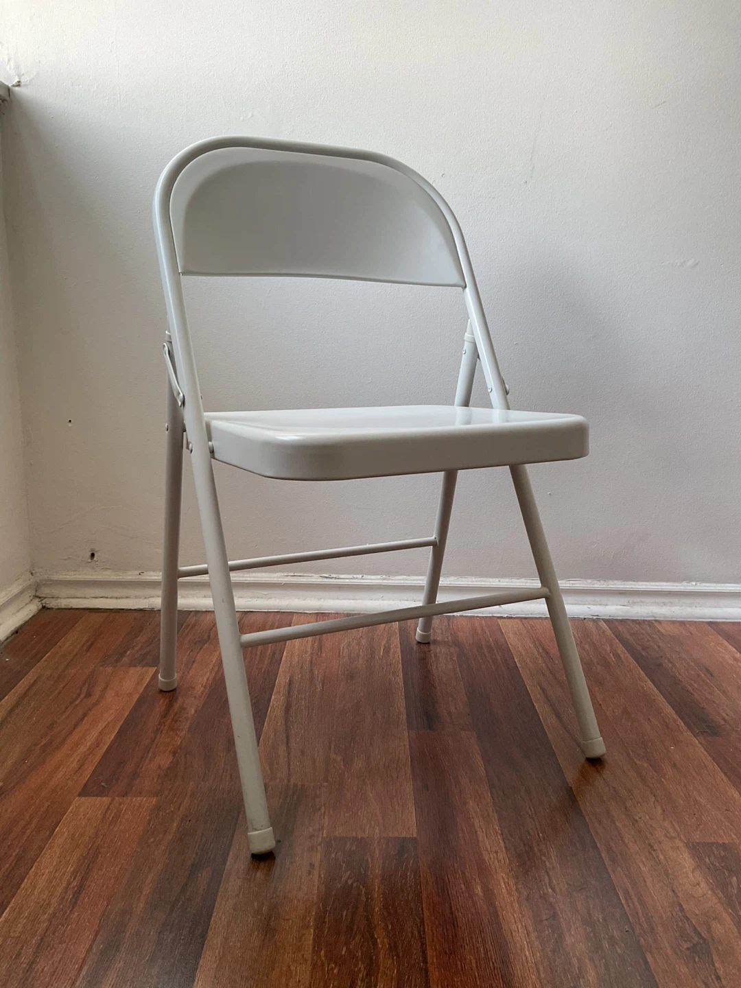 White Foldable Metal Chair