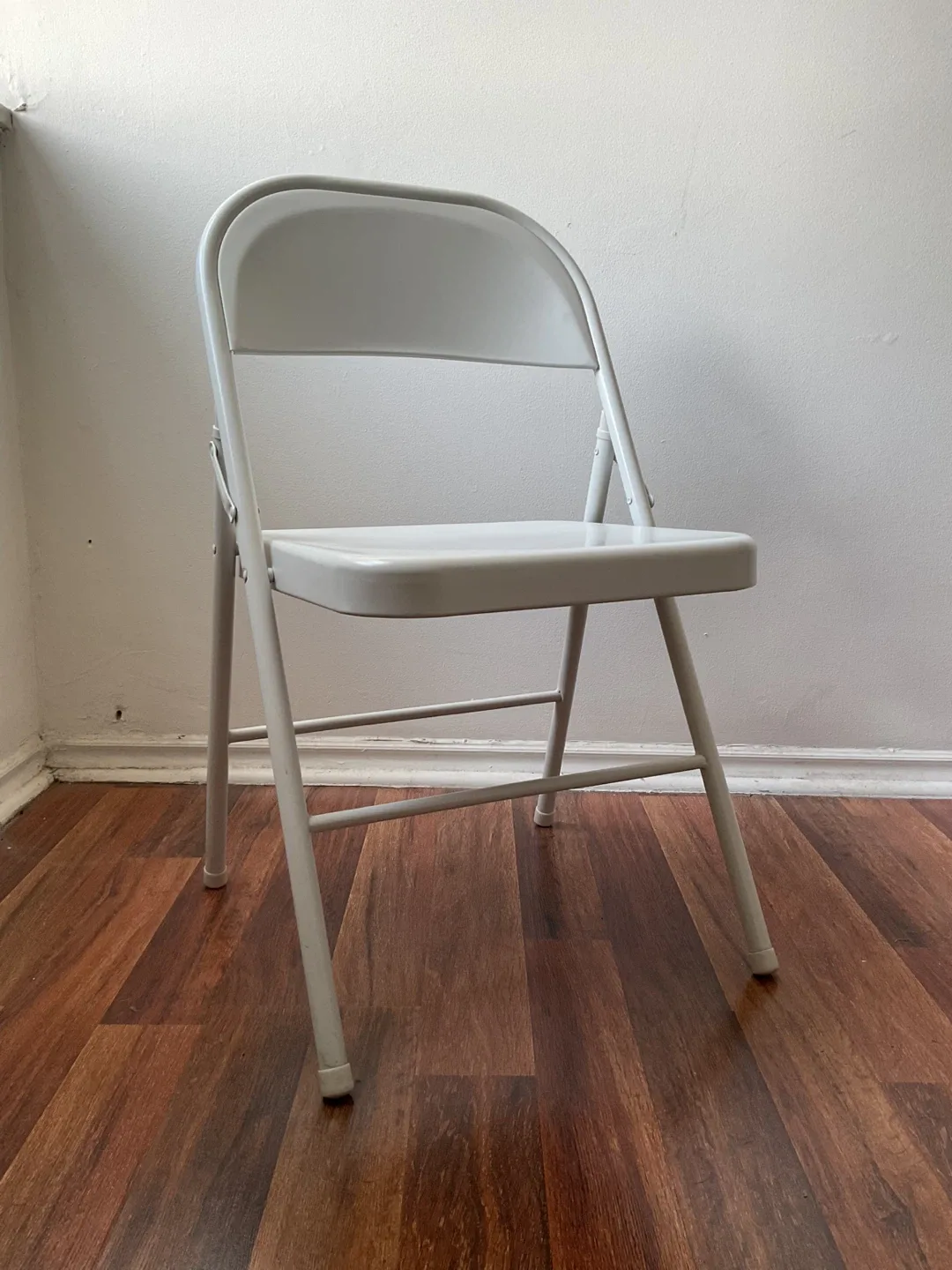 White Foldable Metal Chair