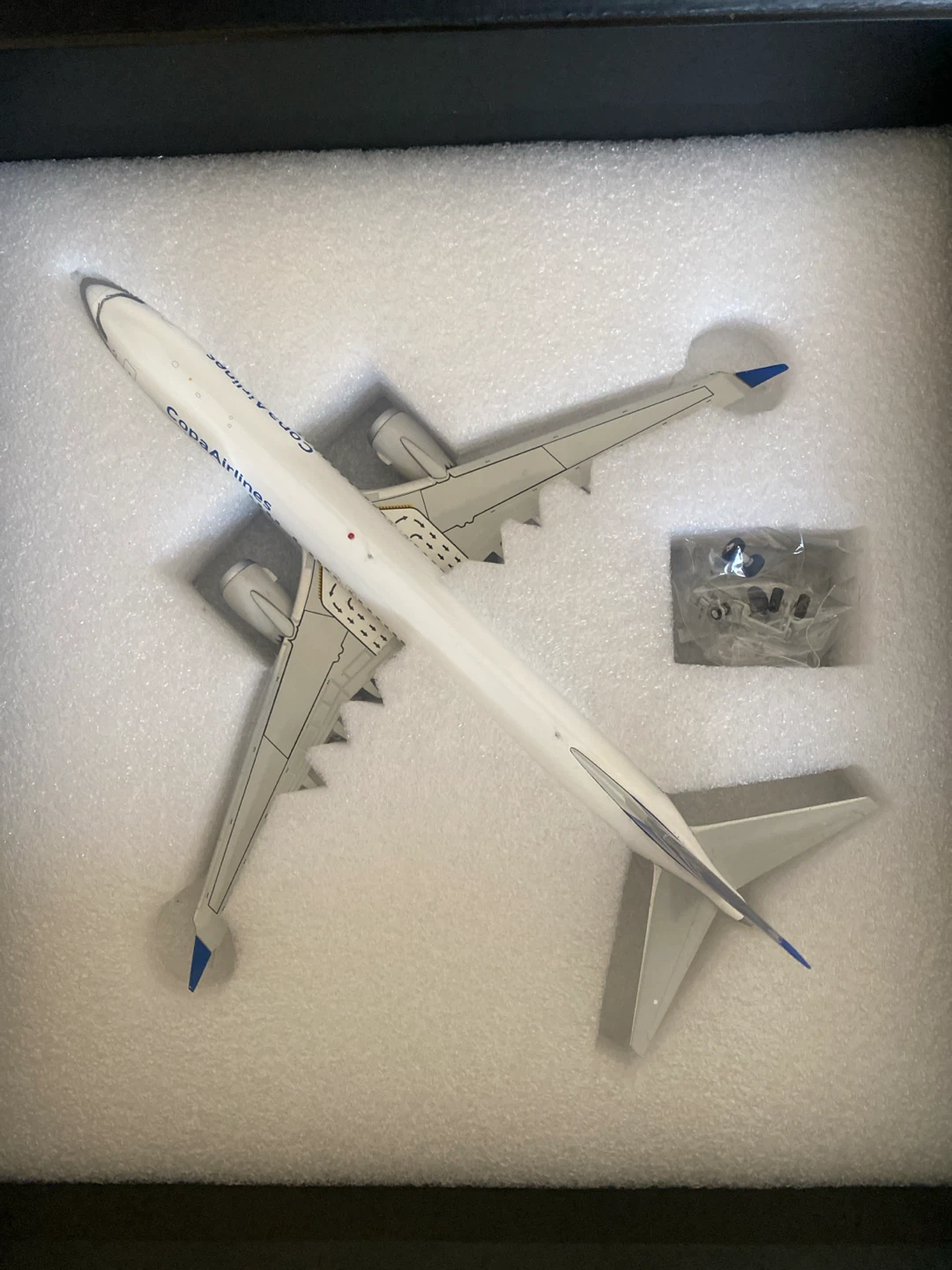 Gemini 200 Copa Airlines Boeing 737 MAX 9 Die-cast Model - photo 2