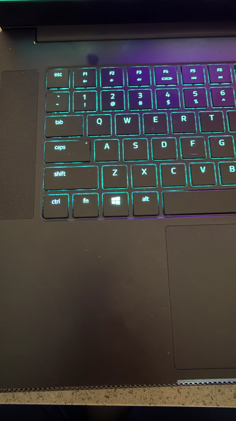 15” Razer Blade Base Laptop RTX 2070 Max-Q - photo 5