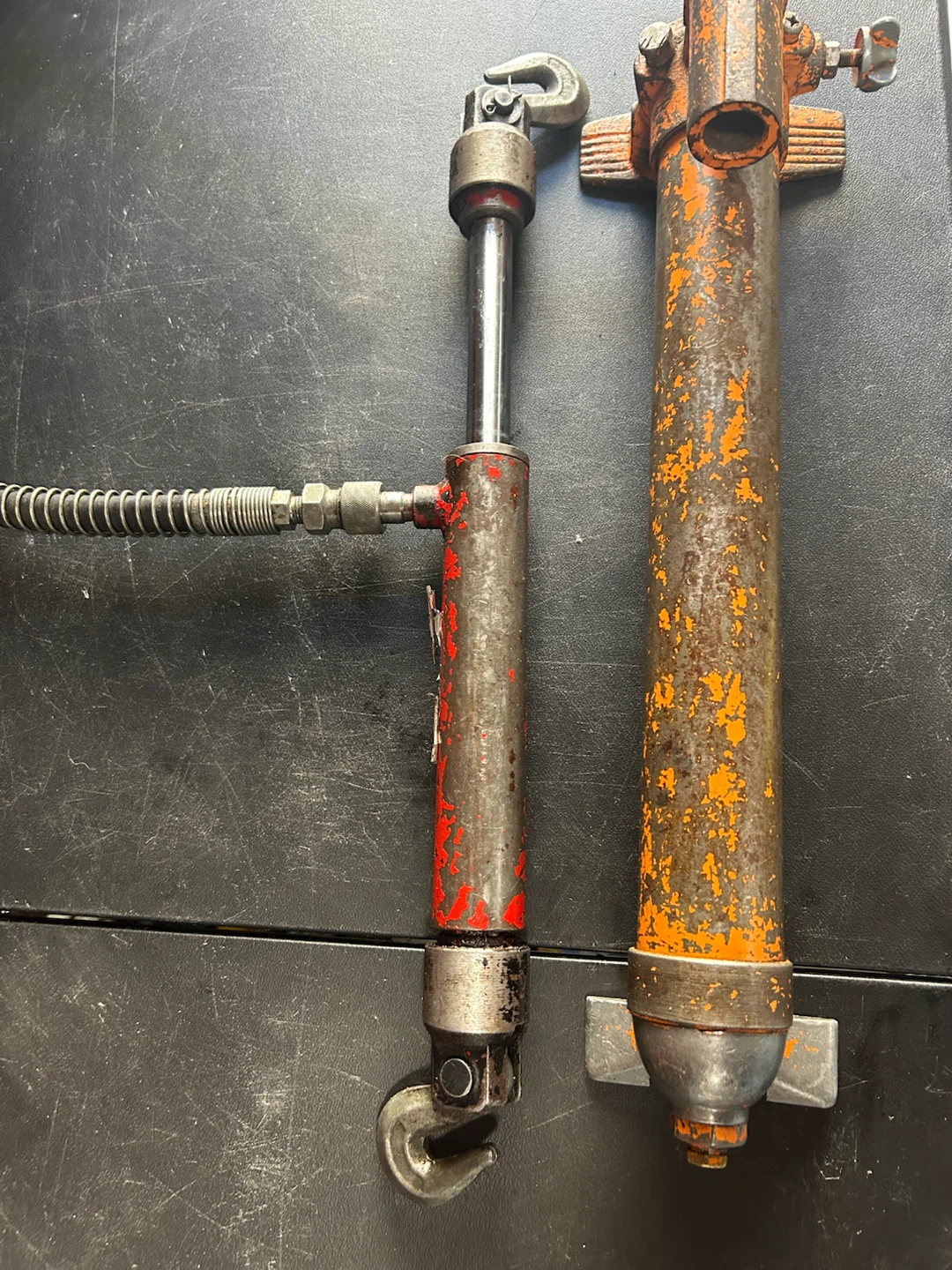Hydraulic Pull Back Ram and Hand Pump - photo 4