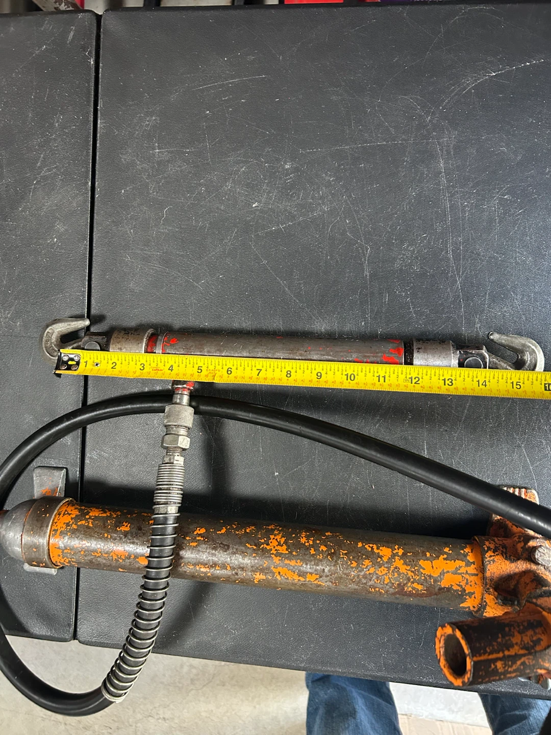 Hydraulic Pull Back Ram and Hand Pump - photo 5