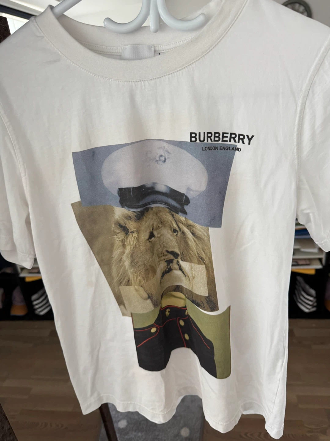 Burberry Graphic Lion Print T-Shirt - photo 2