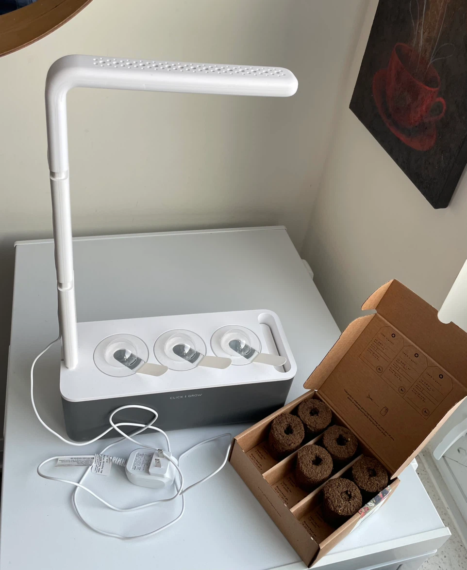 Click and Grow Smart Garden 3