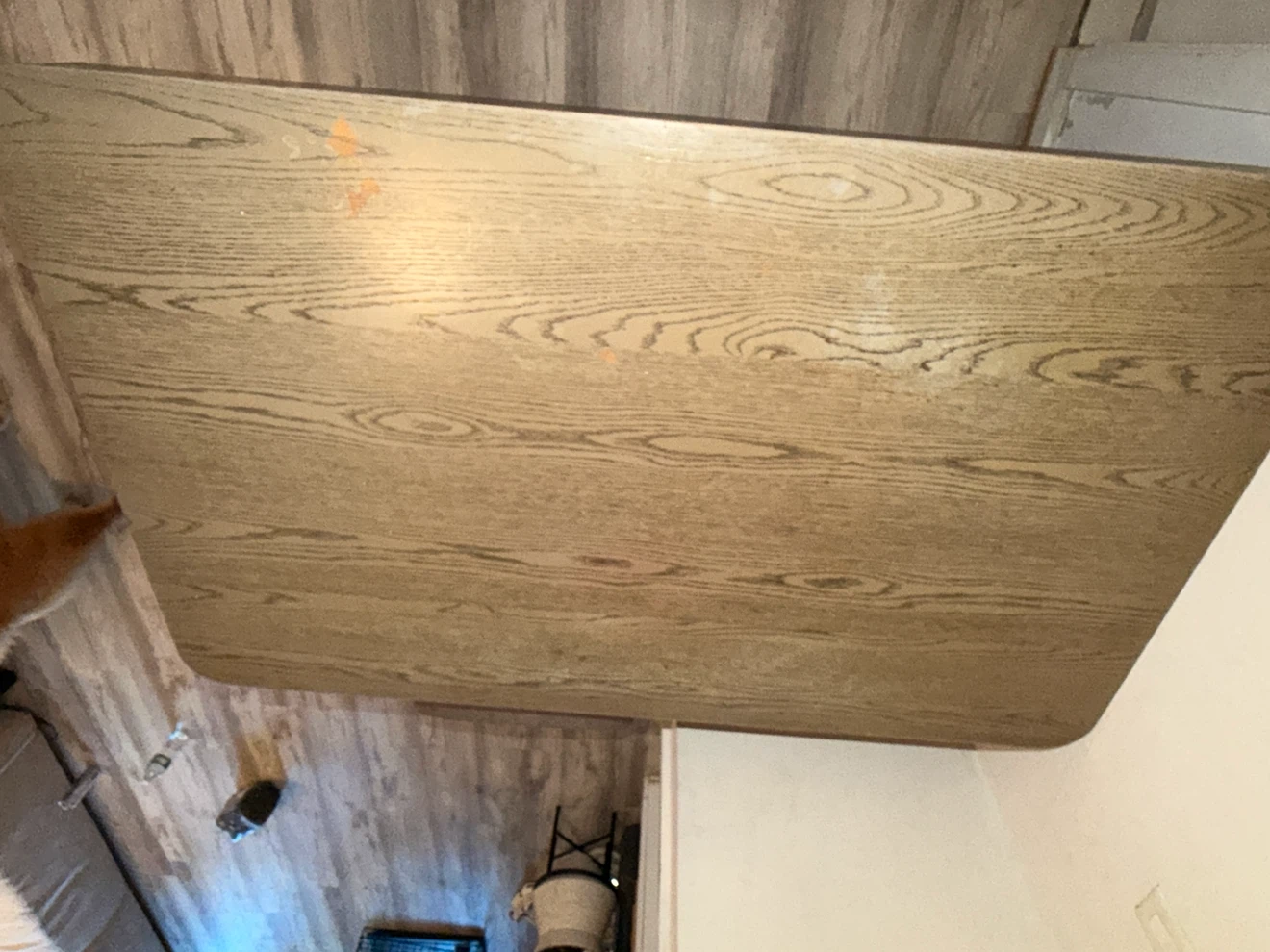 Kitchen/ Dining Island