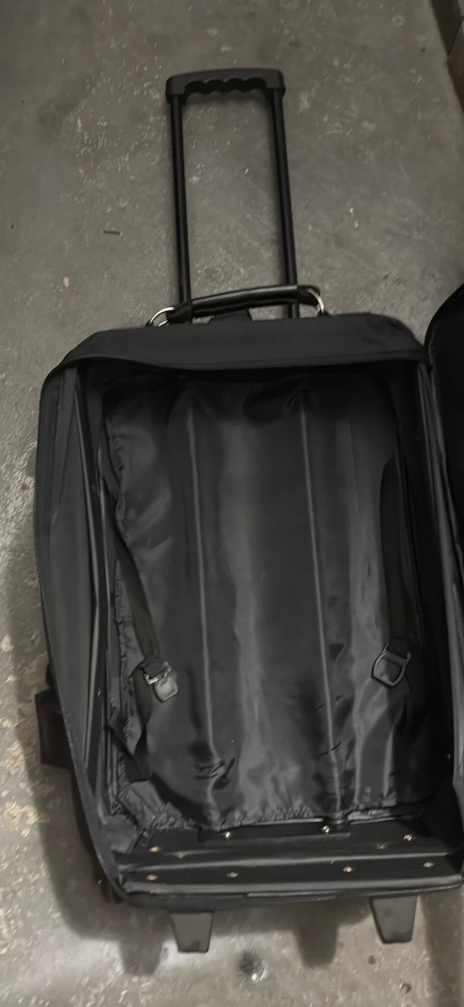Black Carry And n Suitcase - photo 2