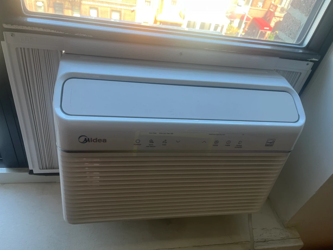 Midea 8,000 BTU AC with Support Bracket