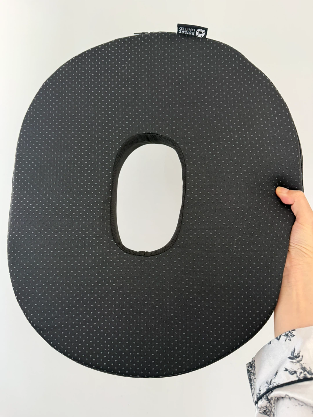 5 Stars United Black Donut Seat Cushion