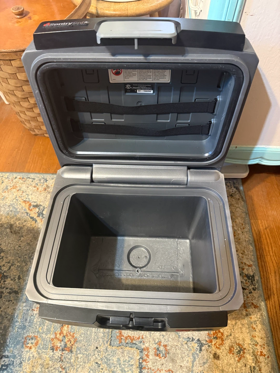 Sentry safe water proof and fire proof - photo 2